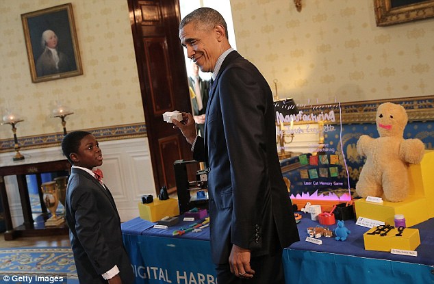 奧巴馬親自參與白宮舉辦的科學展迎各地3D打印小創客 
奧巴馬,創客,創客聯盟,3D打印理賠,3D打印技術,3D打印技術有哪些,3D打印技術優缺點,3D打印多少錢,3D打印價格,北京3D打印哪里好,北京3D打印價格,北京3D打印多少錢,北京3D打印廠家