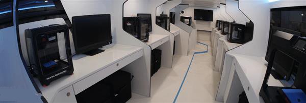 3d打印教室方案有哪些 將3D打印移動教室裝到巴士上