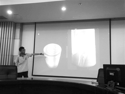 人小本領大 初中生3d打印創(chuàng)意作品--3D打印頭像燈