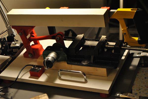 3D打印技術(shù)之切割好手 DIY出來的3D打印自動鋼鋸