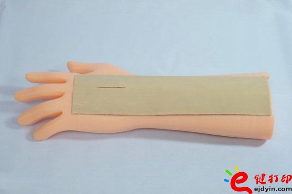 醫(yī)療設備器械3d打印模型應用案例 3D打印仿真手臂輔助傷口縫合練習操作