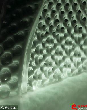 阿迪達(dá)斯率先推出3D打印量產(chǎn)時尚跑鞋,大量節(jié)約開模具成本